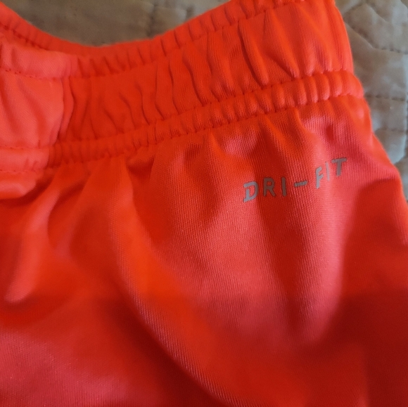 BOYS NIKE SHORTS - Picture 3 of 4